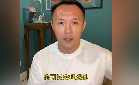 英超足球球衣号码退役制度及经典球衣介绍